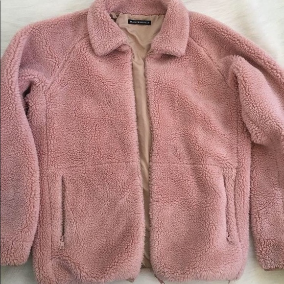 ISO BRANDY PLEASE ✨💖 - Picture 2 of 4